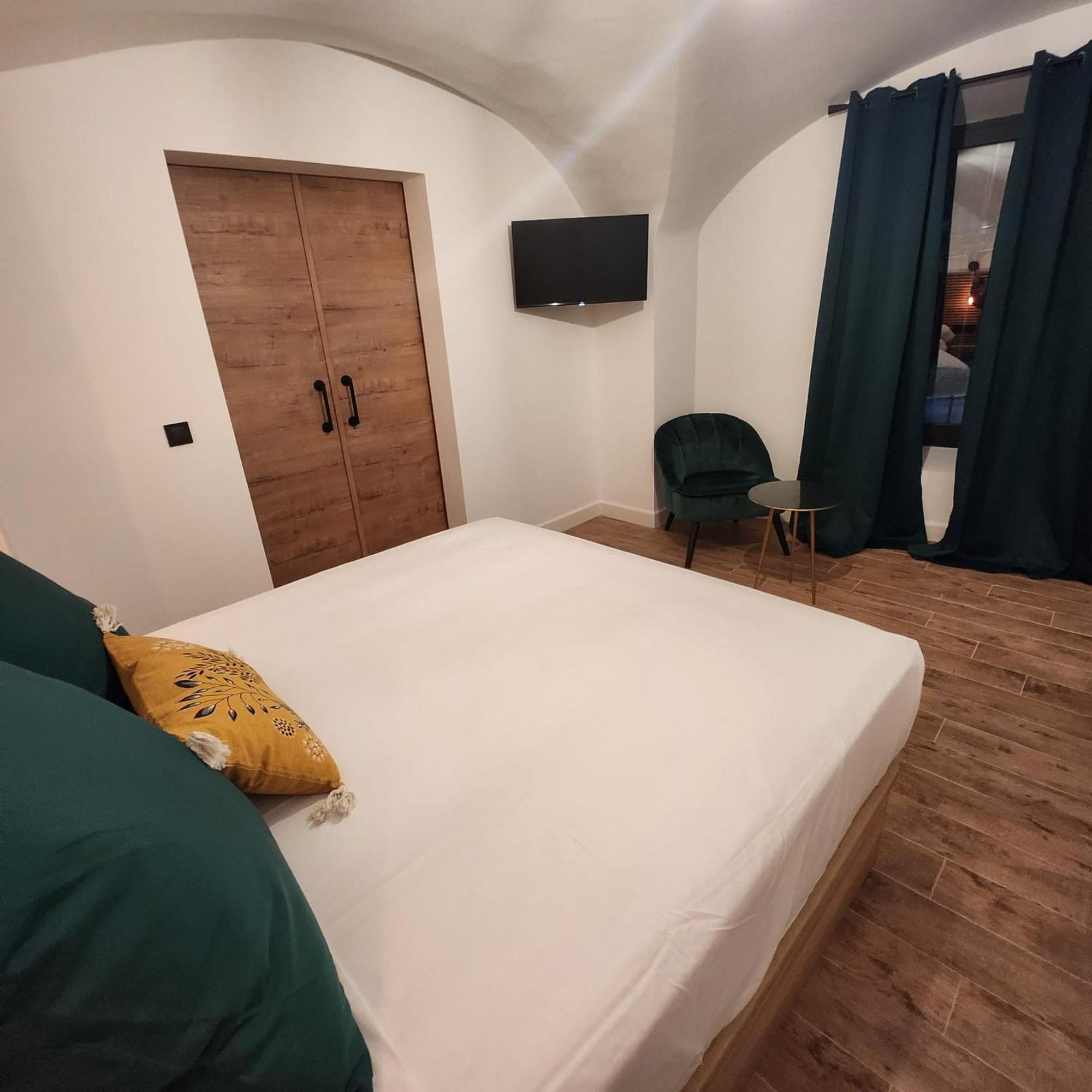 Bailen 3 Apartment Caces Екстериор снимка